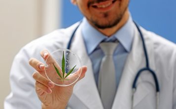 FSD PHARMA APPOINTS FORMER MEMBER OF U.S. CONGRESS TO ITS BOARD OF DIRECTORS, ANNOUNCES SHARE CONSOLIDATION