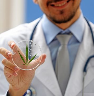 FSD PHARMA APPOINTS FORMER MEMBER OF U.S. CONGRESS TO ITS BOARD OF DIRECTORS, ANNOUNCES SHARE CONSOLIDATION